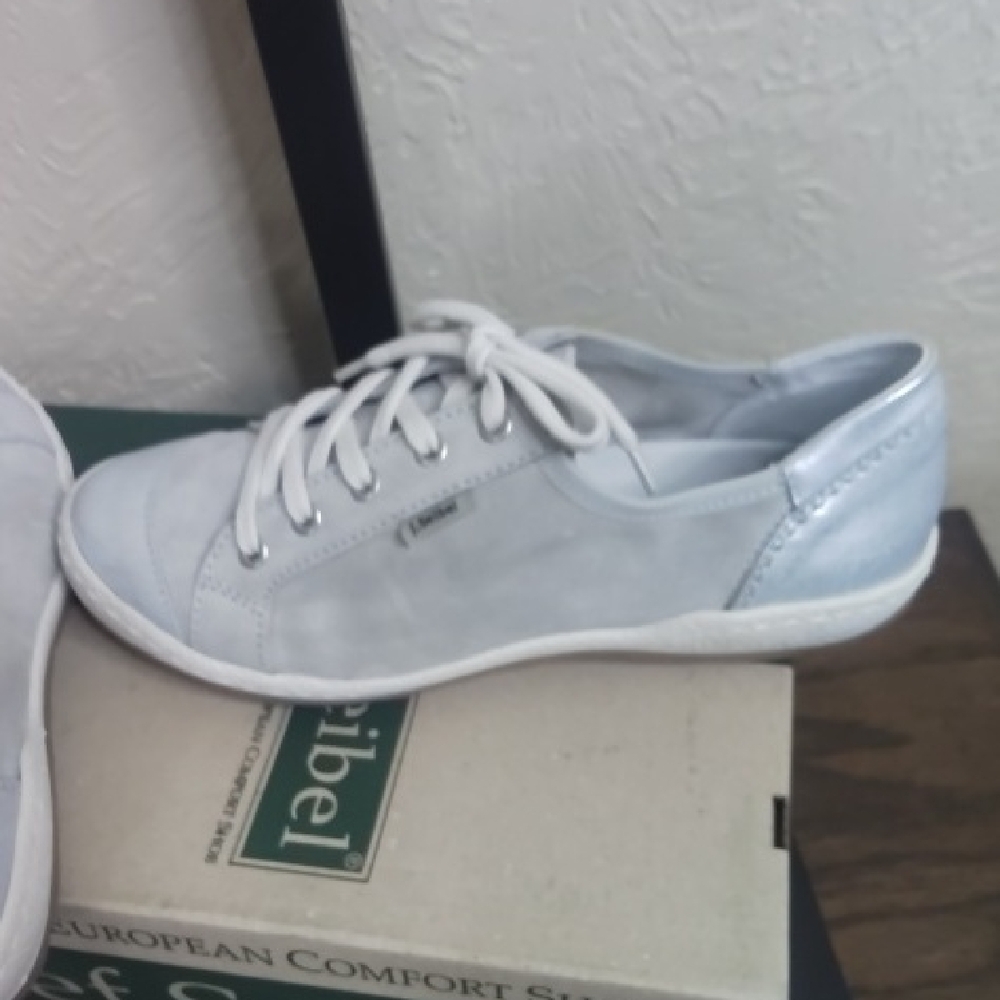 9. NWT SIZE 6/7 Josef Seibel Women's White and Gray Sneakers - Picture 4 of 5